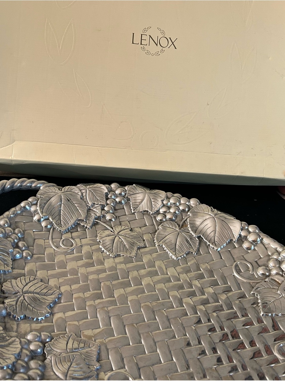 Beautiful Lenox grapes and leaves aluminum serving tray with box
